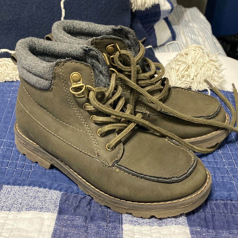 Boys casual boots